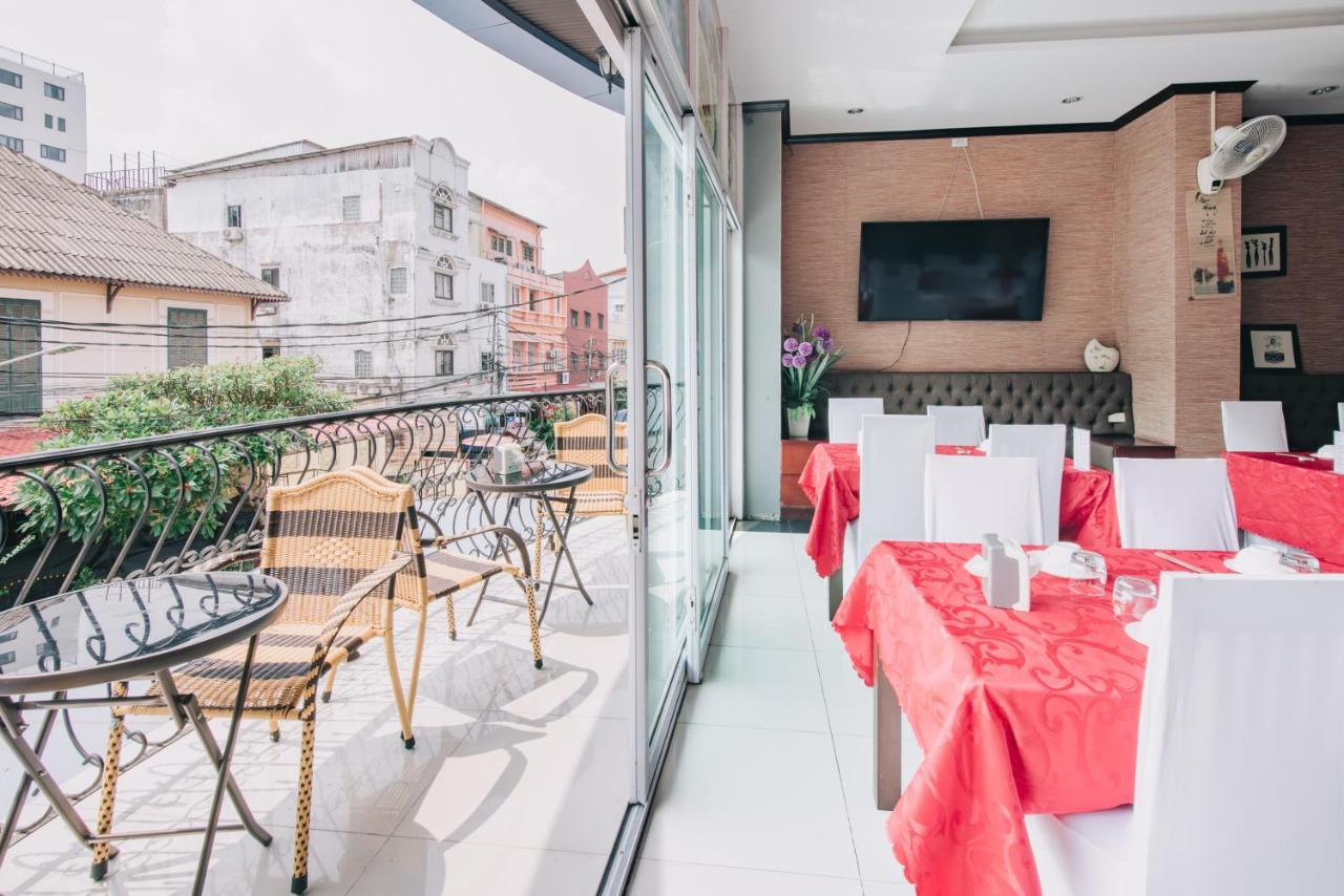 V Hotel Vientiane Bagian luar foto