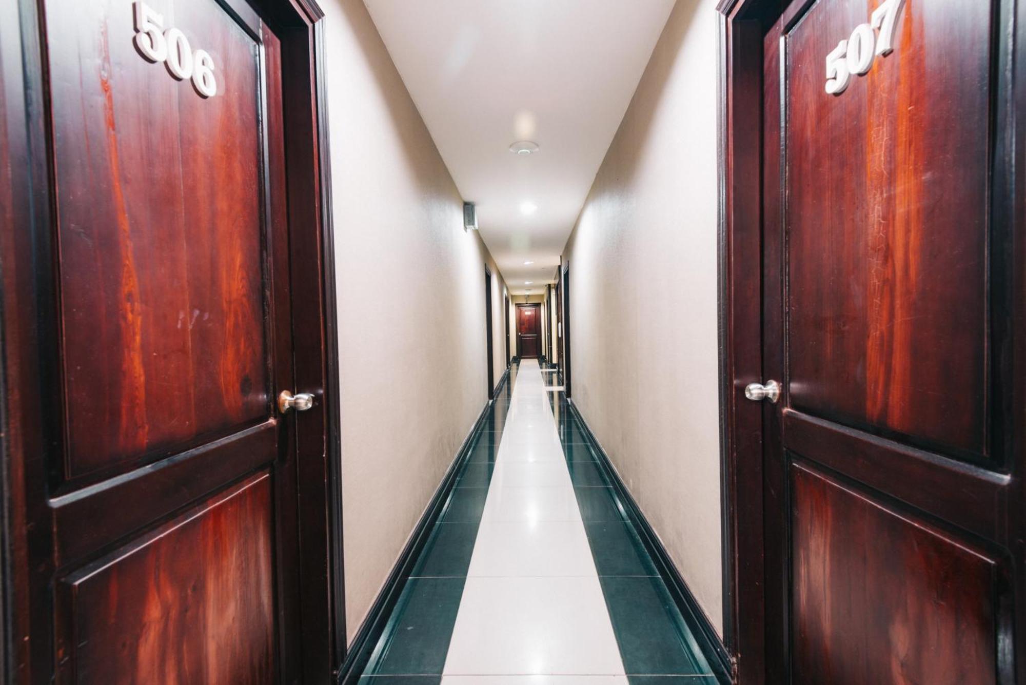 V Hotel Vientiane Bagian luar foto