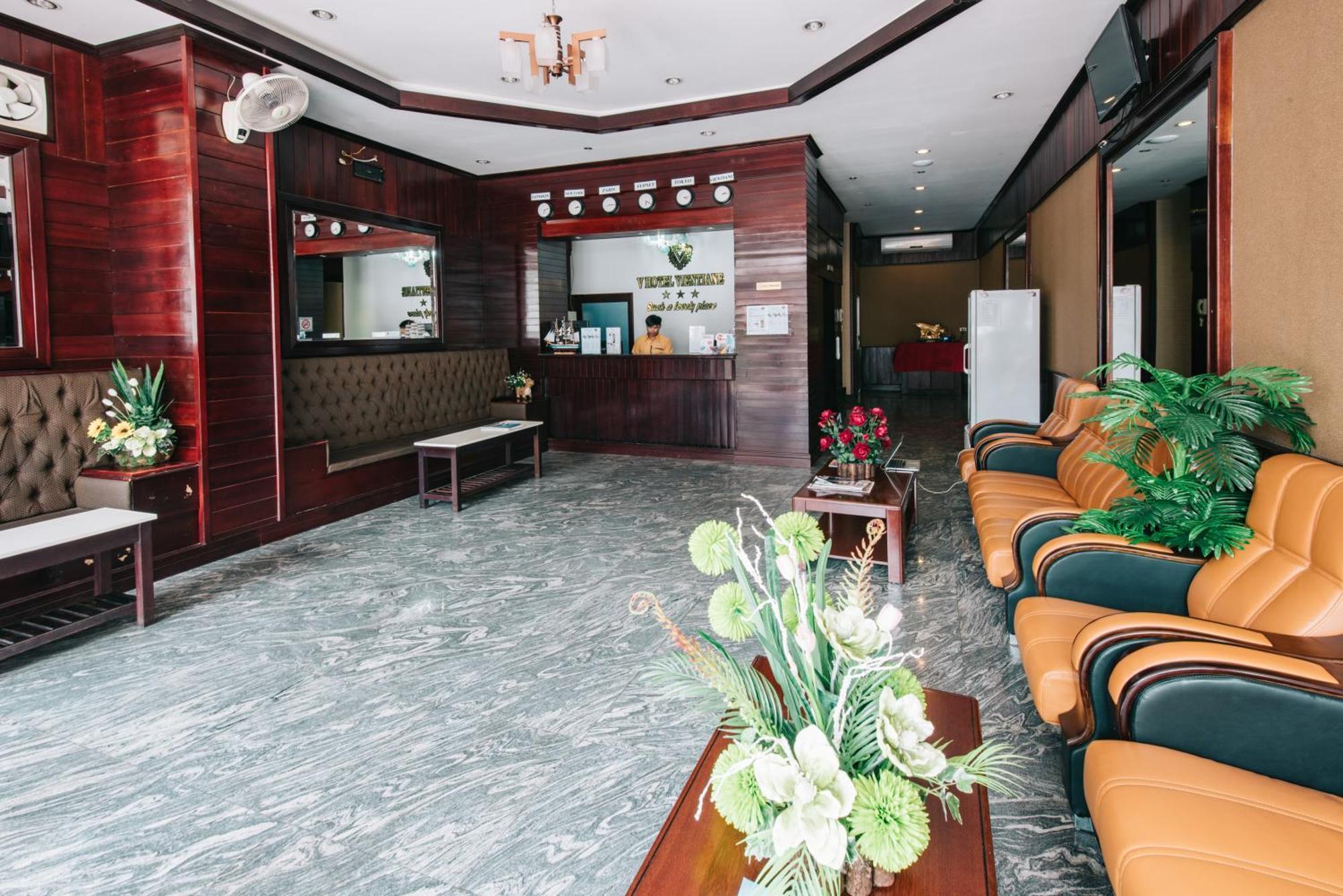 V Hotel Vientiane Bagian luar foto