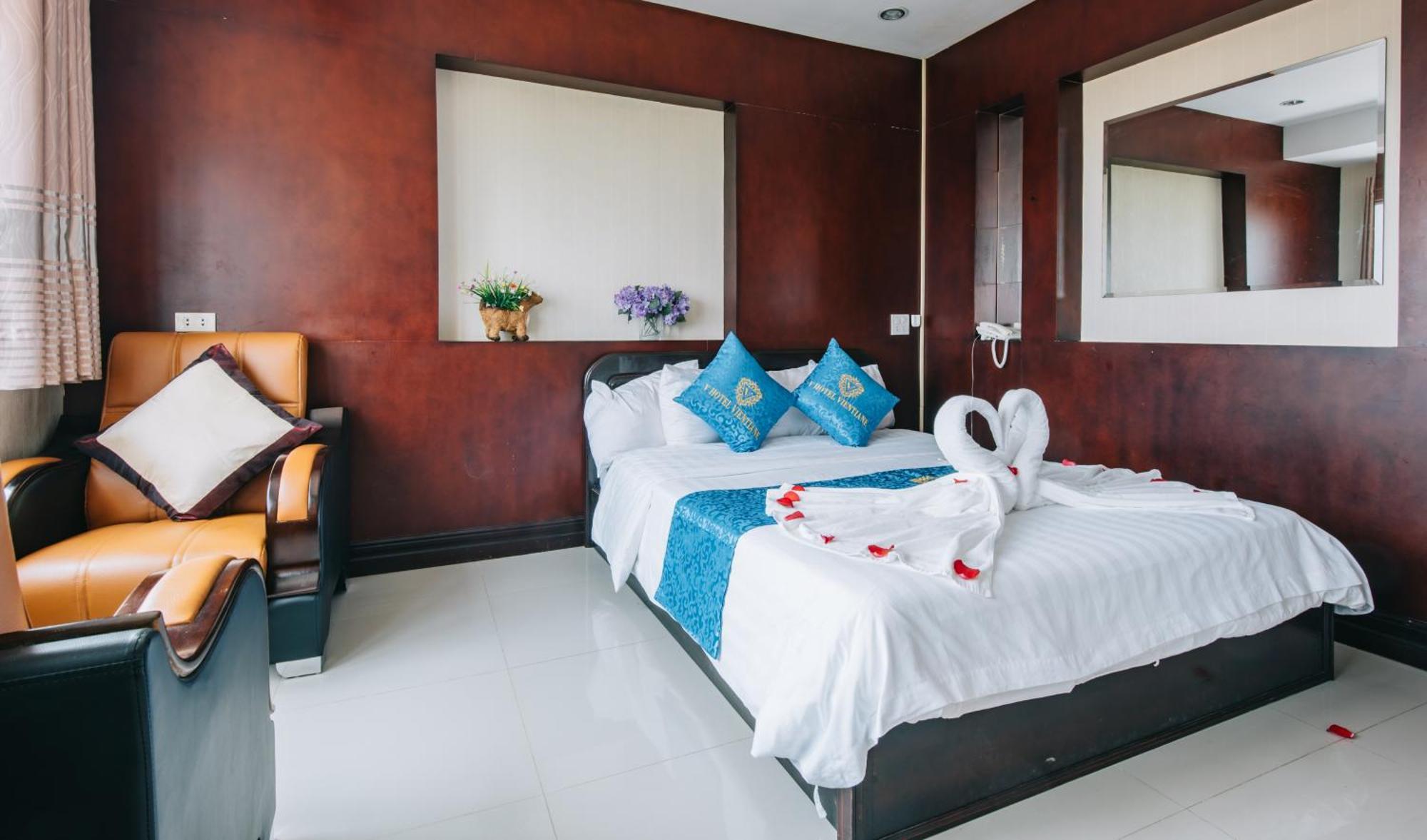 V Hotel Vientiane Bagian luar foto