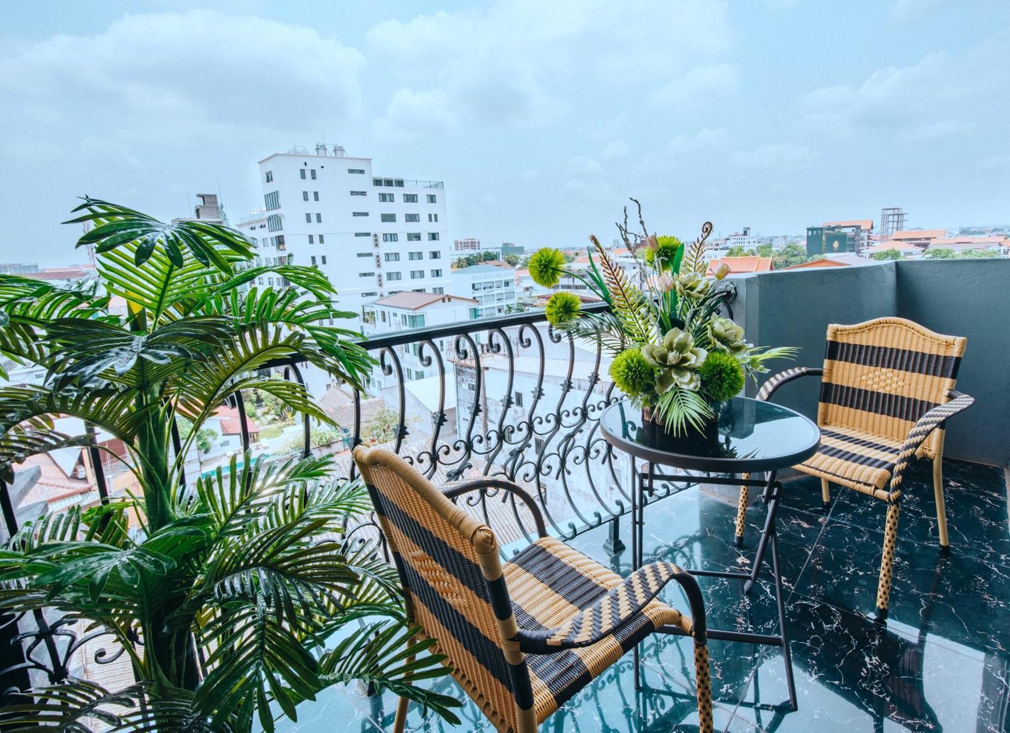 V Hotel Vientiane Bagian luar foto