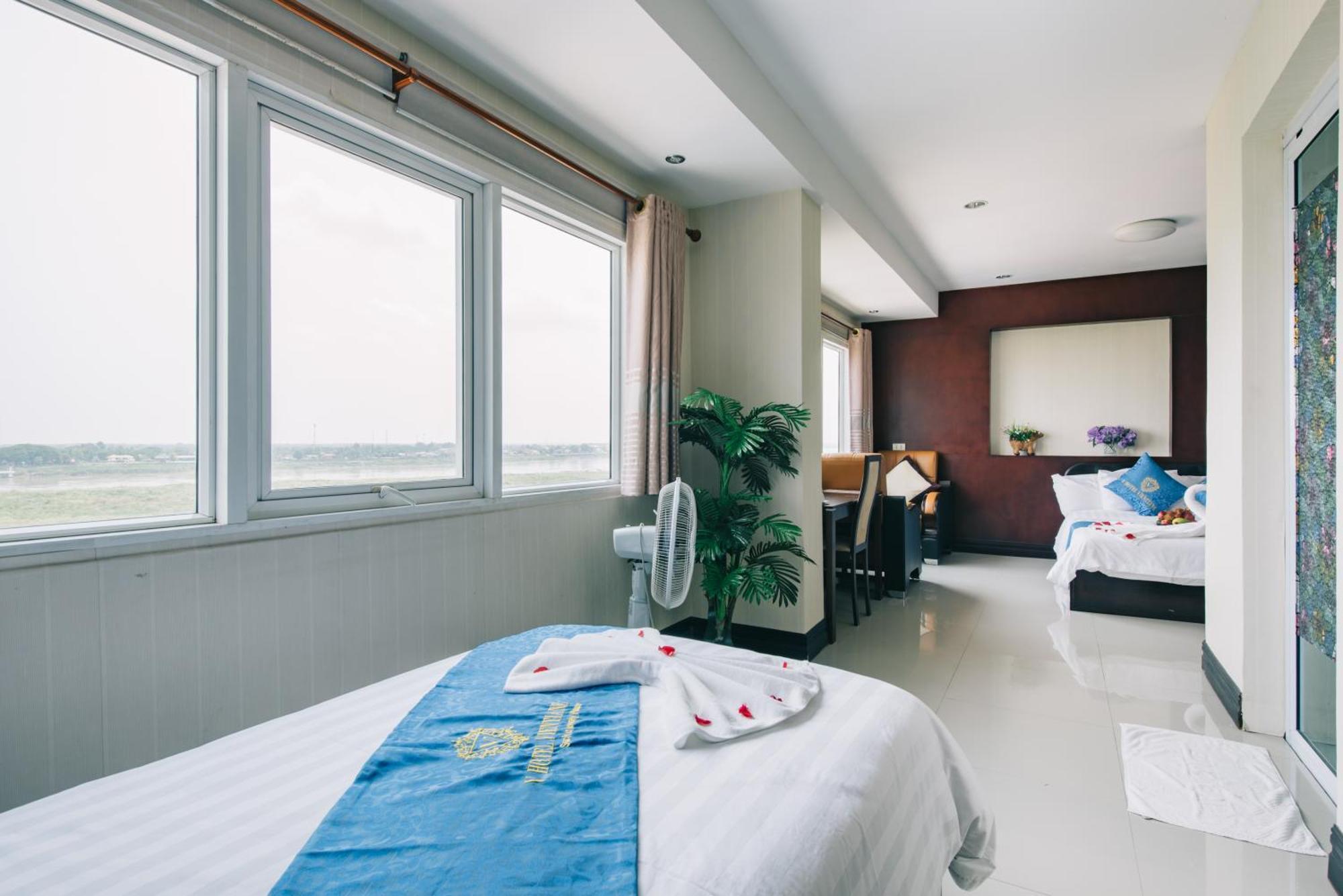 V Hotel Vientiane Bagian luar foto