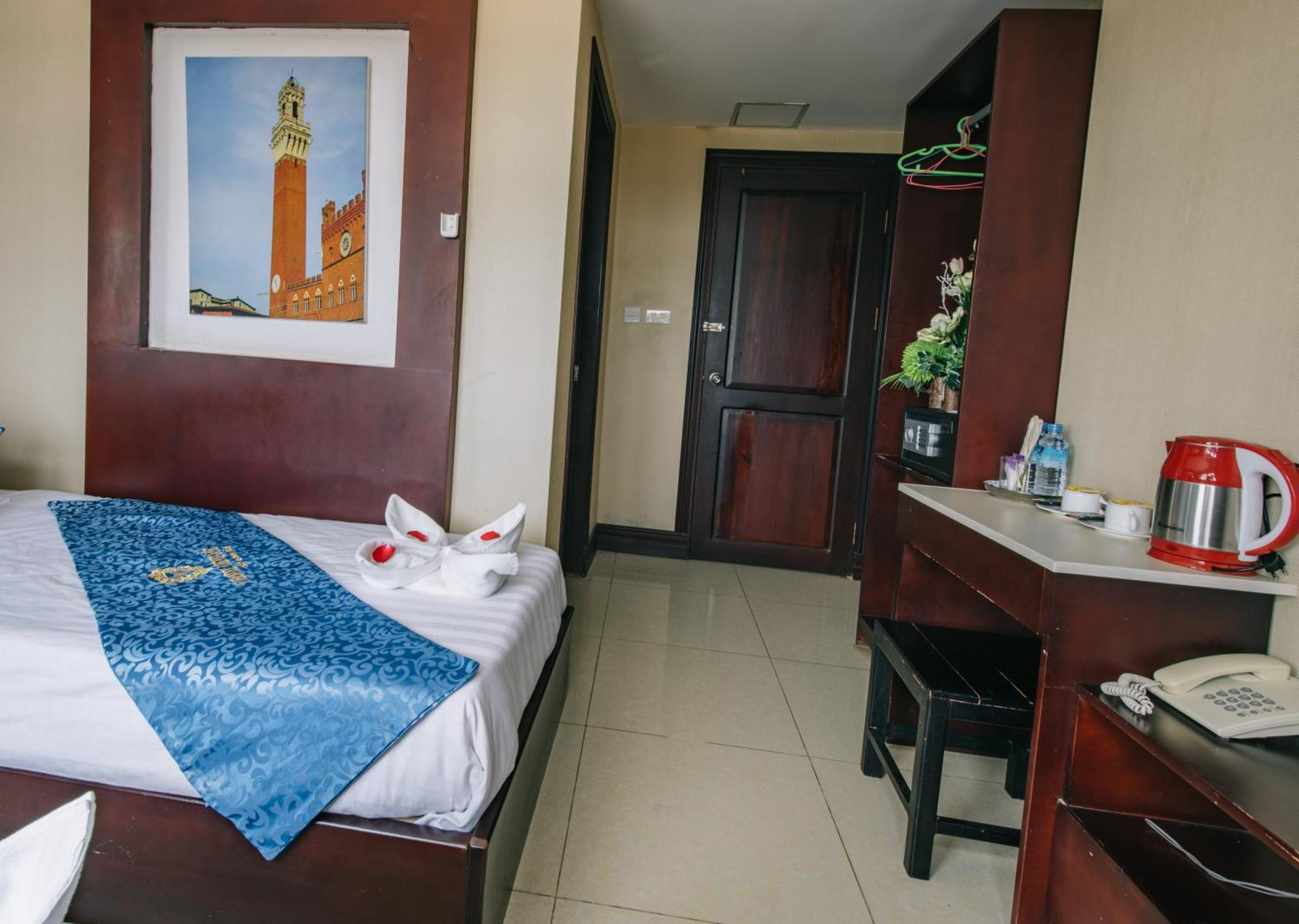 V Hotel Vientiane Bagian luar foto