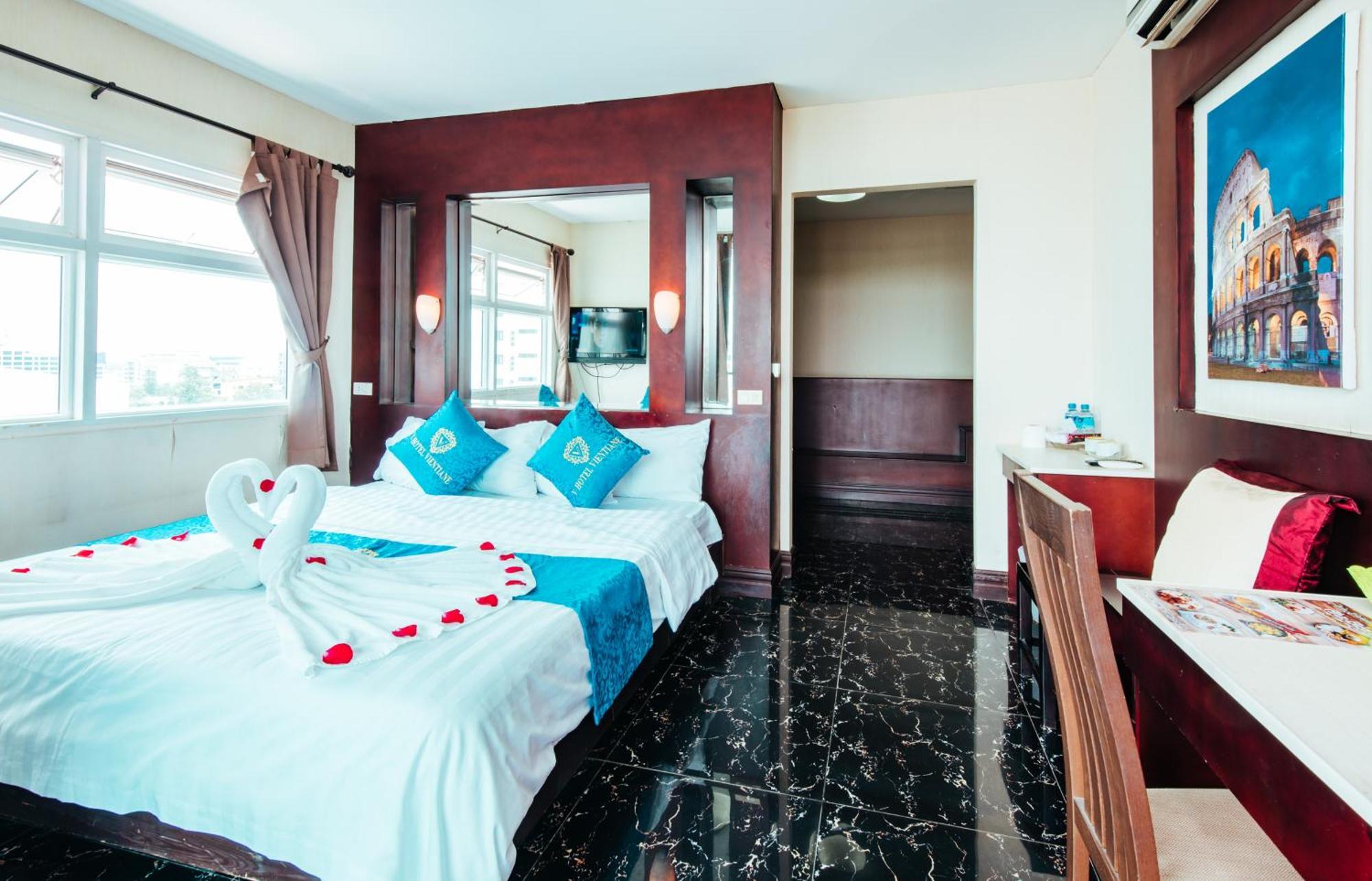 V Hotel Vientiane Bagian luar foto